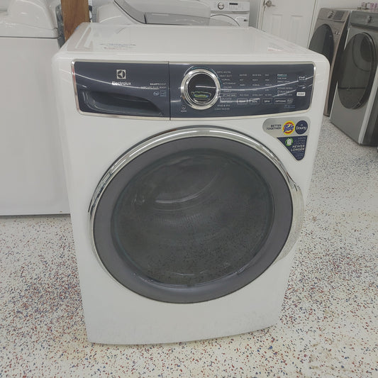 New Electrolux 4.5 Cubic Ft Front Load washer with Smart Boost